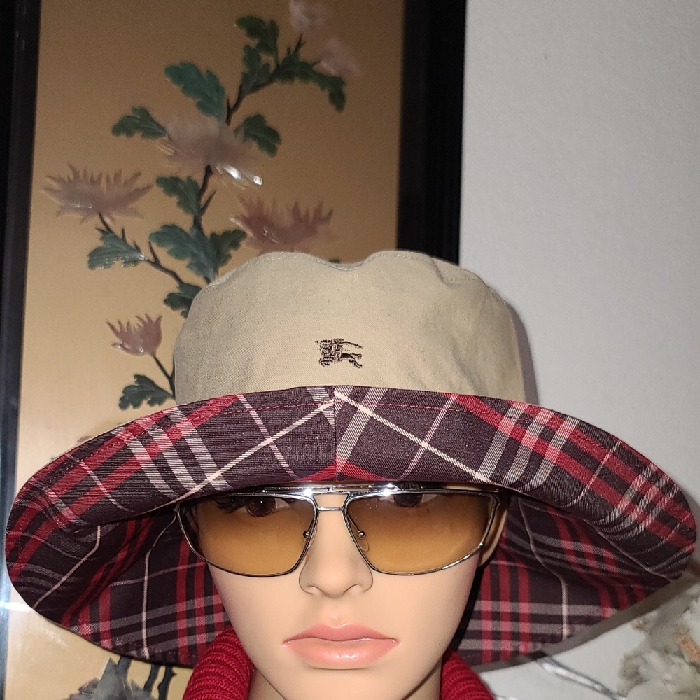 Authentic Burberry reversible bucket hat